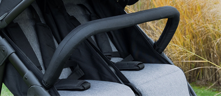 This Side By Side Double Stroller is Equipped with a Detachable Ultra-Soft Padded Armbar for Easy Loading and Unloading